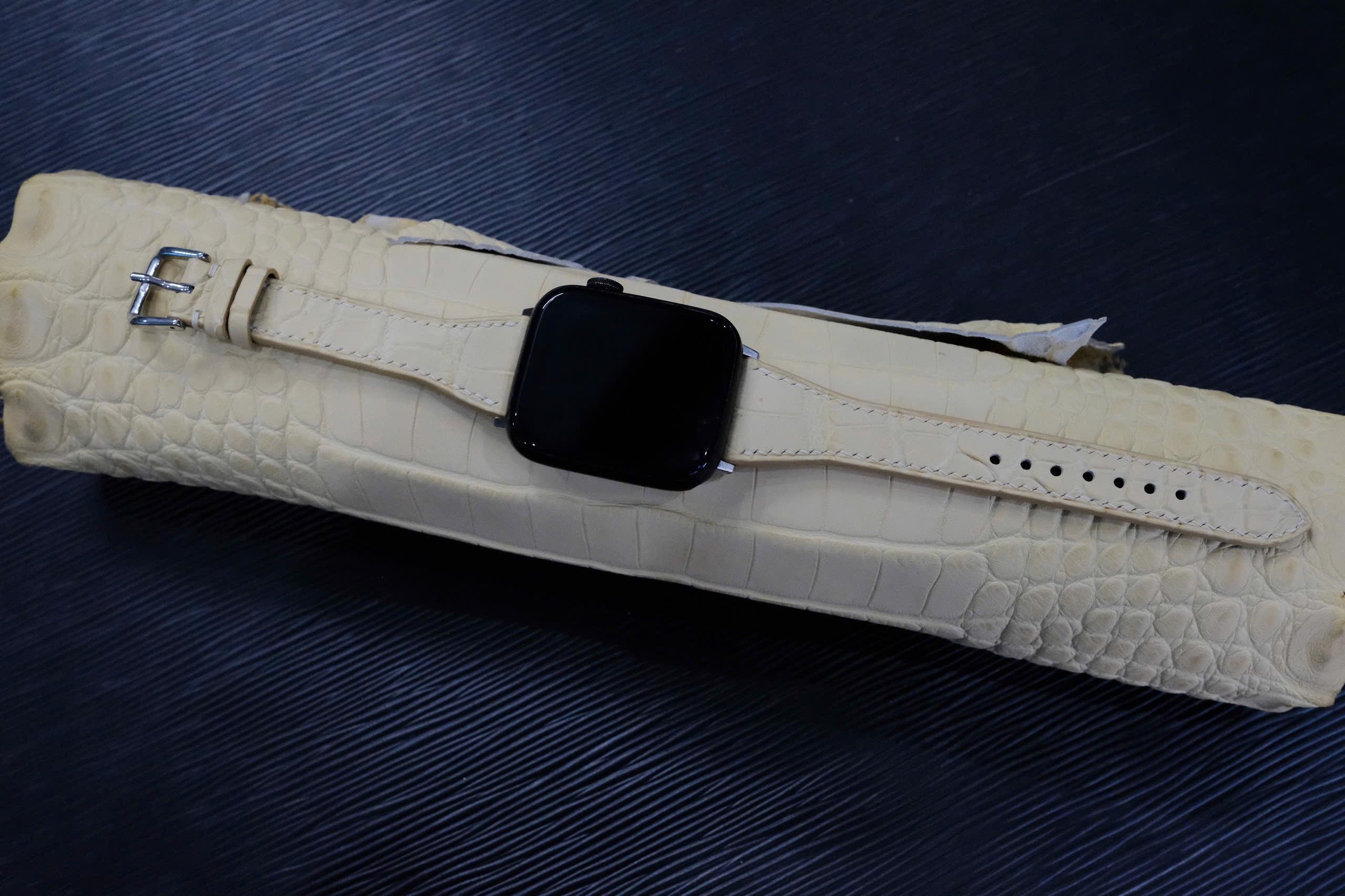 革使用アップルウォッチ時計ベルト 高級ワニ革時計バンド1枚目の画像